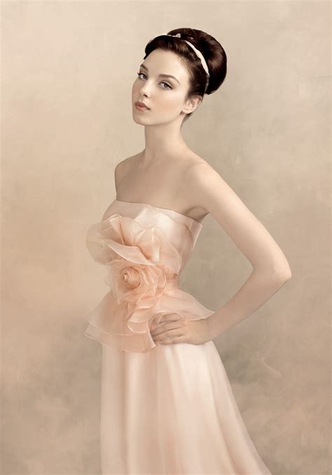 Andrey Yakovlev摄影作品：美丽的白色结婚晚礼服3 设计之家