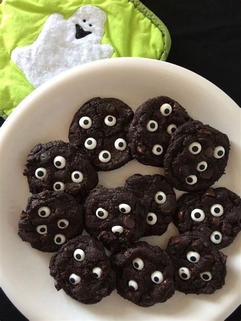 Savory Moments Spooky Double Chocolate Eyeball Cookies