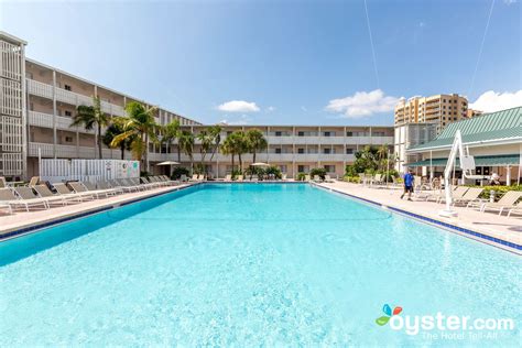 Sandcastle Resort at Lido Beach Review: What To REALLY Expect If You Stay