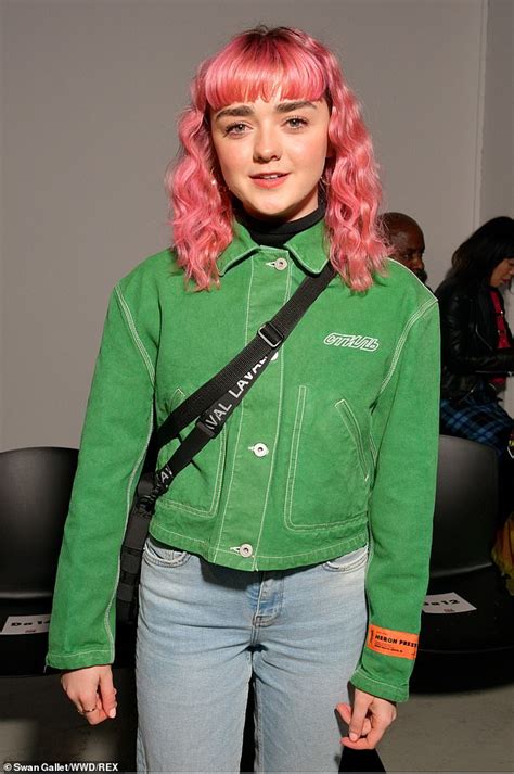 Game Of Thrones Maisie Williams Rocks Her Candyfloss Pink Hair At