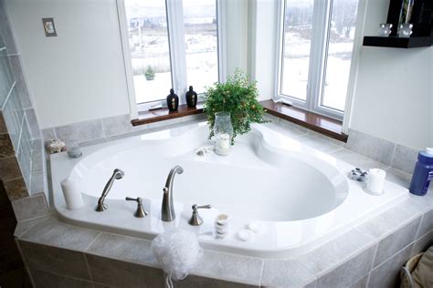 Choosing the right size of bathtub is essential to make sure you can properly enjoy your bath. Dimensions of Corner Bathtubs | eHow