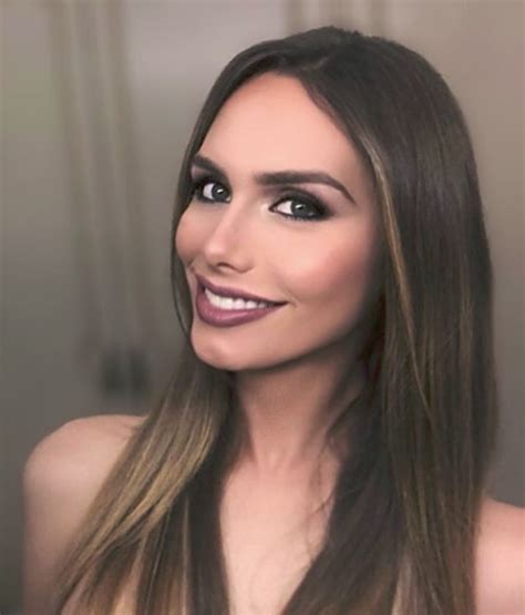 Ángela Ponce La Primera Transexual Que Representará A España En Miss Universo Chic