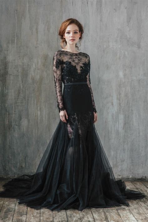Lilybridal.de weiß, dass viele mädchen volle spitze brautkleider oder kleider mit kleinen mengen von spitze bevorzugen. Schwarzes Brautkleid für die moderne Braut