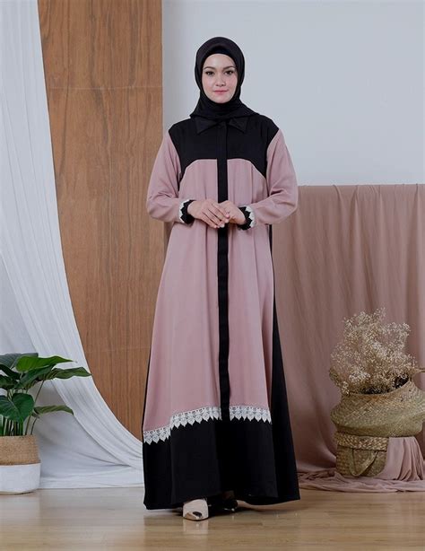 Pola gamis batik kombinasi polos. √ 30+ Model Gamis Kombinasi (POLOS, BROKAT, SATIN, MODERN)