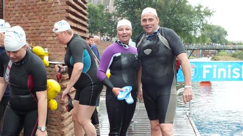 Wijchens Echtpaar Karin En Manfred Redelijk Zwemmen Voor Swim To Fight