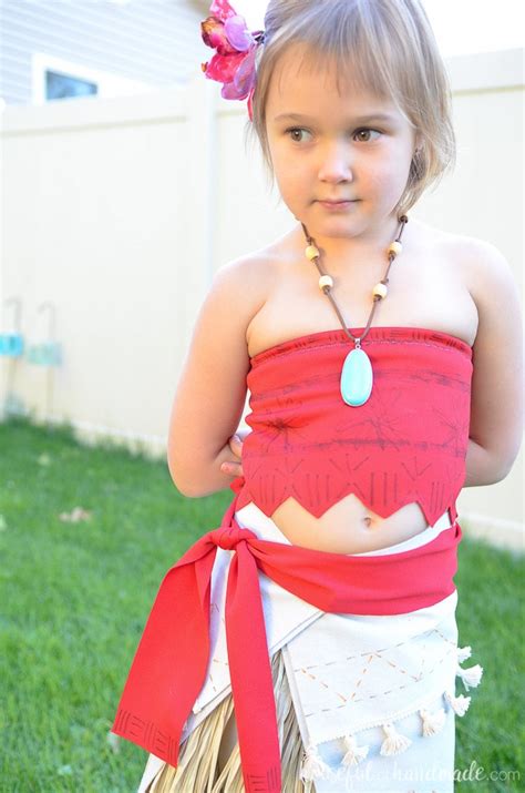 Quick, simple, cheap and comfortable, this kakamora will compliment your wayfaring theme. Easy DIY Moana Costume - Houseful of Handmade
