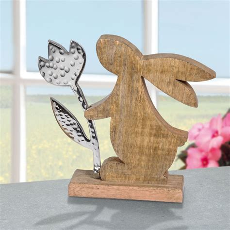 Kleiner osterhase aus holz die holzblume bestandteil bild gutschrift. Deko-Objekt „Hase mit Blume", Osterdeko aus Holz und Metall