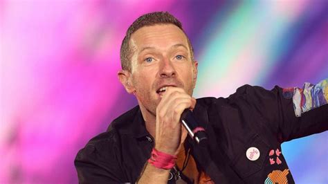 Chris Martin Battling Serious Lung Infection Coldplay Forced To