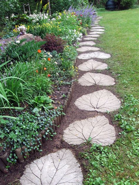 Pick Up Of Interesting And Creative Garden Path Design