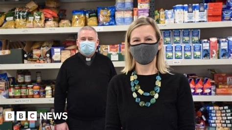 Food Banks Dreading Winter As Demand Rises And Donations Drop Bbc News