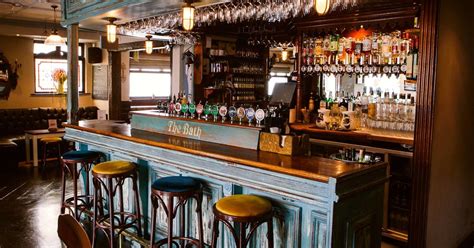 Best Pubs in Dublin: The 15 Coolest Places to Drink - Thrillist