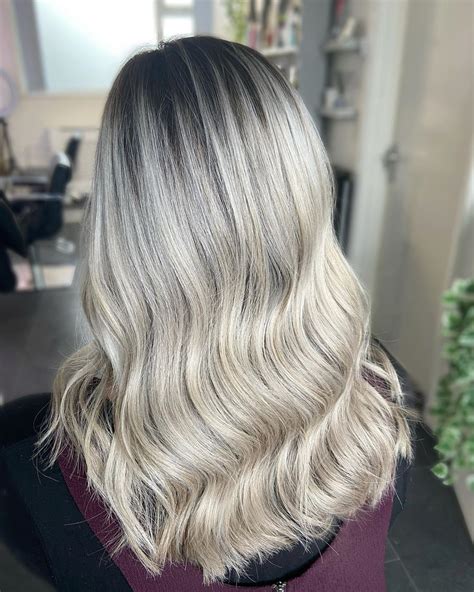 Updated 40 Dark Roots Blonde Hair Ideas August 2020