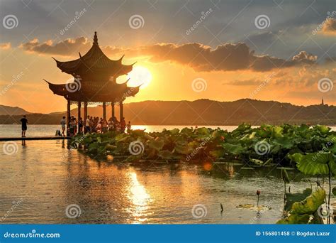 Sunset On West Lake In Hangzhou China Stock Photo Image Of Chinese