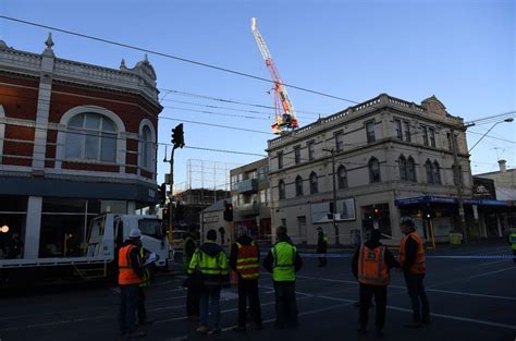 Fears Crane Could Collapse As Wild Winds Batter Melbourne Sbs News