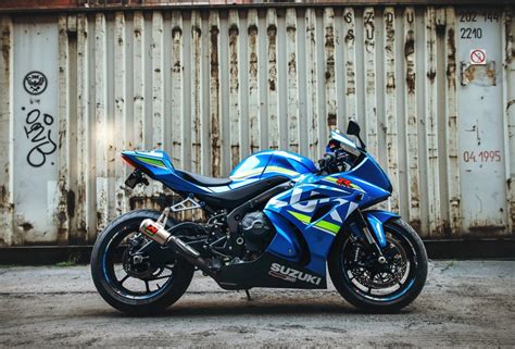 suzuki gsx r1000 wallpaper hd download