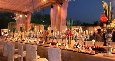 Download wedding stage decoration images and photos. Pin by SAK on luxury wedding stages (With images) | Wedding stage, Wedding decorations, Luxury ...