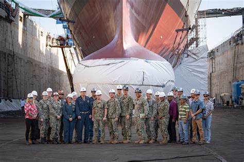Dvids Images Us Pacific Fleet Commander Visits Pearl Harbor Naval Shipyard Image 17 Of 22