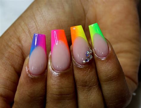 Refresh Your Mondaymanicure With Bright Rainbow Nails Bn Style