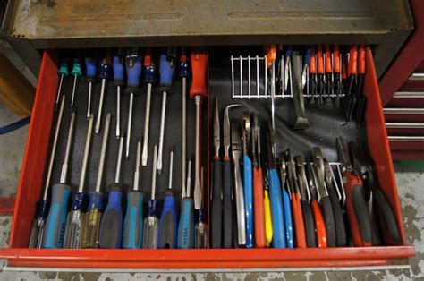 Nicely Organized Toolbox I Love The Idea Of Using A Section Of Wire