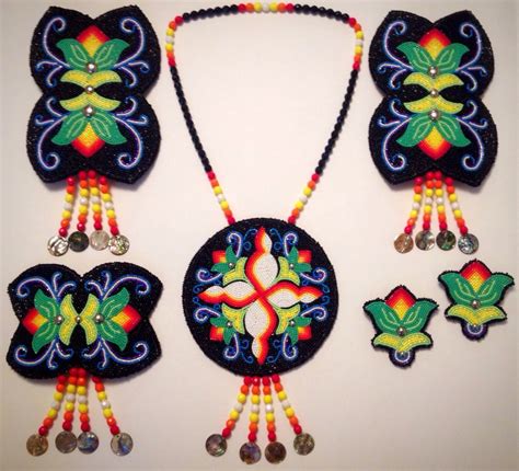 Floral Native American Beadwork Set Created By Selu Kateri Vargas Beadwork Designs Bead Work