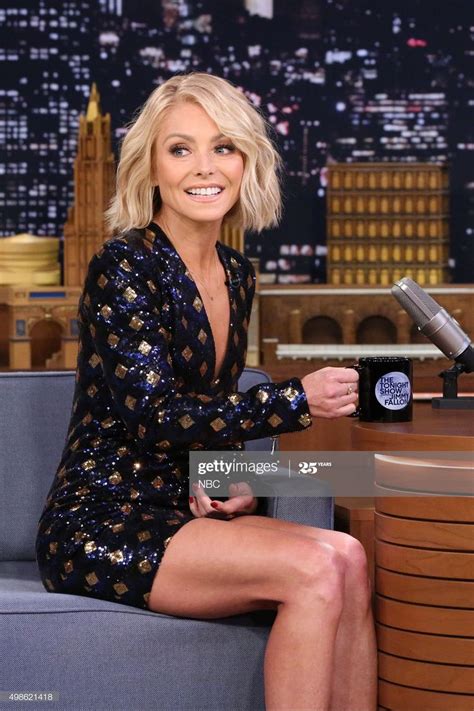 Talk Show Host Kelly Ripa On November 23 2015 Short Blonde Hair