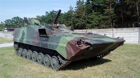 120 Mm Czechoslovak Self Propelled Mortar Pram Is Automatically Charged