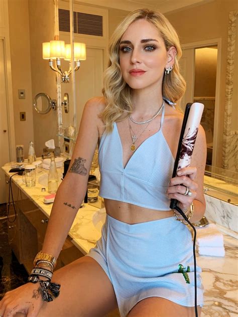 #chiaraferragni #bags #belt bags #glitter. Chiara Ferragni e ghd insieme per il lancio di Ink on Pink ...