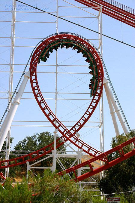 Viper At Six Flags Magic Mountain Was Once The Worlds Largest Looping