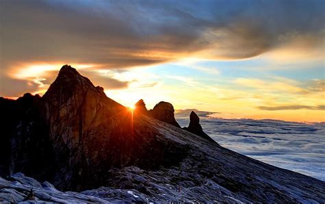 It is the 4th tallest mountain in the malay archipelago after indonesian. Mount Kinabalu Trek | Ravi Everest