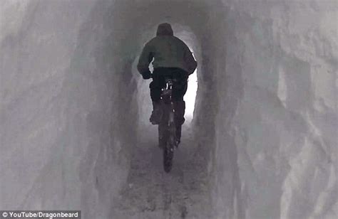 Snow Tunnels In Us And Canada Are New Way To Get Around Daily Mail Online
