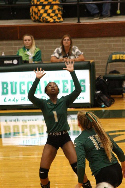 East Chambers Lady Bucs Volleyball Dominate Seabreeze Beacon