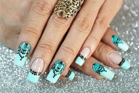 Una muy linda decoración con un lindo panda, colores claros y. Decoración de uñas Encaje sobre degradado | DEKO UÑAS | Moda en tus uñas
