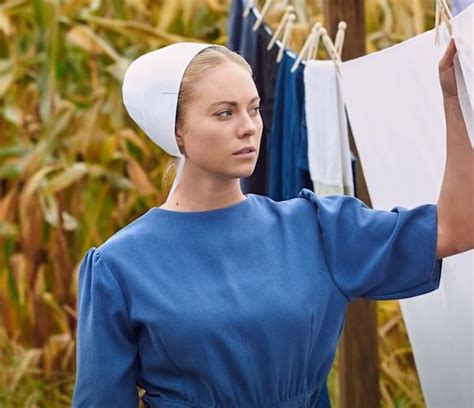 20 Bizarre Rules Amish Women Must Follow