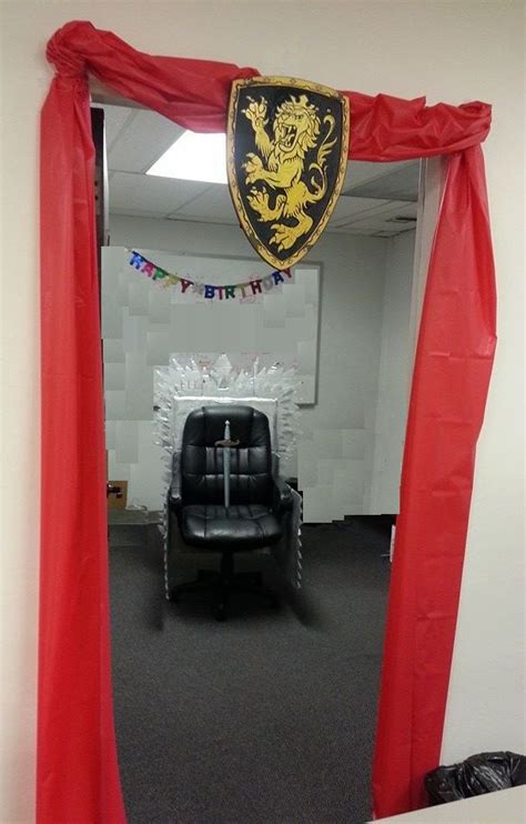 Don't forget, the game of thrones is not perfect for kids so please don't use this theme for a kid's room decor. DIY Iron Throne - Game of Thrones - Lannister - Office Cubicle decorating