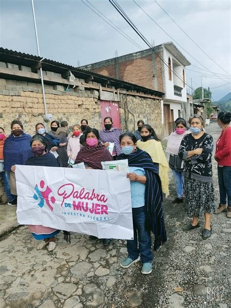 Entrega Palabra De Mujer Créditos A 54 Mujeres De Pátzcuaro Morelia Y