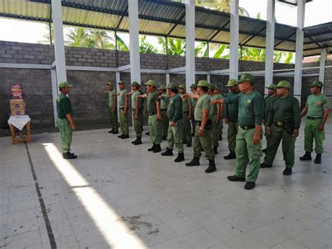 Sudah banyak perusahaan dalam beragam bidang yang membuka penerimaan karyawan atau recruitment, salah satunya dengan lamaran via. Cara Melamar Linmas / Cimahi Ribuan Linmas Di Cimahi Dapat ...