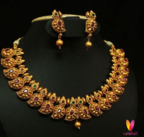 In a hood near you. Kolam Mang | Bridal jewelry, Gold jewellery design, Clean ...