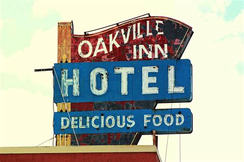 Fileoakville Inn Hotel Sign Wikimedia Commons
