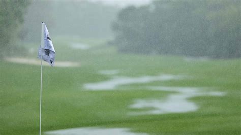 Best Rain Gear For Golfers To Stay Storm Ready