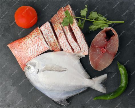 Premium Photo White Pomfret Spanish Mackerel Red Snapper Fish Cleaned