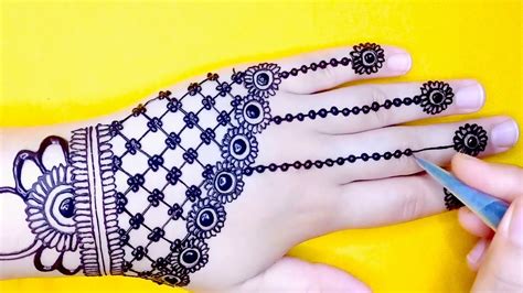 It has latest gol tikki mehndi designs for the bridals and for mehndi loving girls. easy Design for back hand special mehndi - mehndi-gol ...