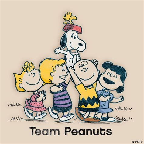 Pin By Mike Tripp On Peanuts Gallery Snoopy Love Snoopy Family Snoopy Pictures
