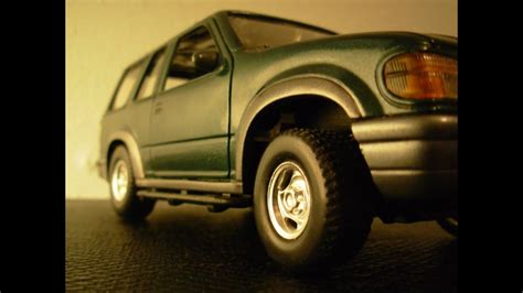 Ford explorer car are not only fun to spend time but are also unmatched when it comes to quality toy products. Ford Explorer Sport maisto 1/24 - YouTube