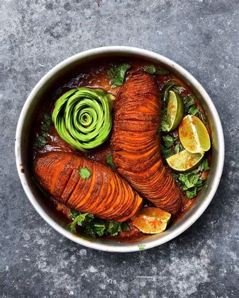 Peel two ripe pears and remove the seeds. Colette Dike Loves To Make Avocado Food Decoration That ...