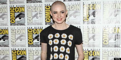 Karen Gillan Reveals Bald Head At Comic Con Photo Huffpost