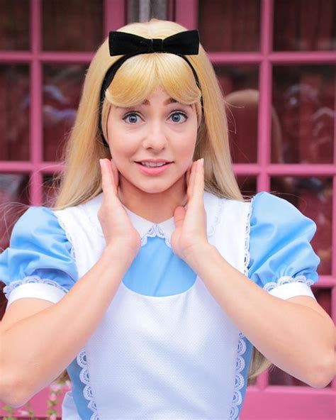 Pin By 13ath2 On Alice Disney Alice Alice In Wonderland Pictures