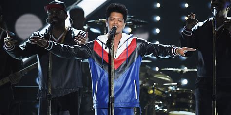 Watch Bruno Marss Epic 2017 Grammy Awards Performance Self