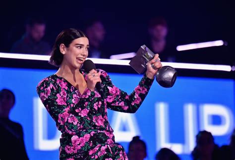 Este ano, os mtv europe music awards viajam até bilbau, em espanha. Dua Lipa | MTV Europe Music Awards 2018 Photos | POPSUGAR ...