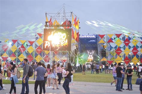 Cuando vimos el lineup del pa'l norte del 2017, supimos que el festival estaba cambiando, y era obvio, incluir a actos como a the killers, m.i.a., kaskade, placebo, the offspring y a nicolas jaar significa voltear más hacia la escena internacional, ver hacía fuera para cambiar lo de adentro. Pa'l Norte 2017: Día 1 | Reseña y Fotogalería - Monterrey 360