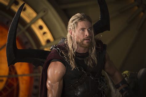 Lee La Reseña De La Película Thor Ragnarok Con Chris Hemsworth